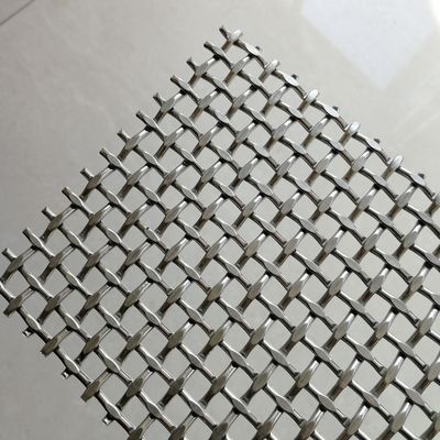 ISO9001 Bersertifikat Diamond Woven Mesh 42,2% Area Pembukaan Untuk Industri Berat