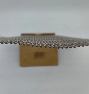 Arsitektur persegi Metal Mesh Fleksibel Lukisan Warna Disesuaikan Untuk Tirai Ruangan