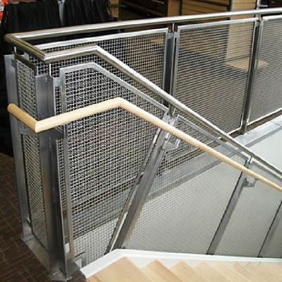 Arsitektur Crimped Woven Wire Mesh Metal Wire Mesh sebagai pagar dapat digunakan sebagai keamanan interior & eksterior