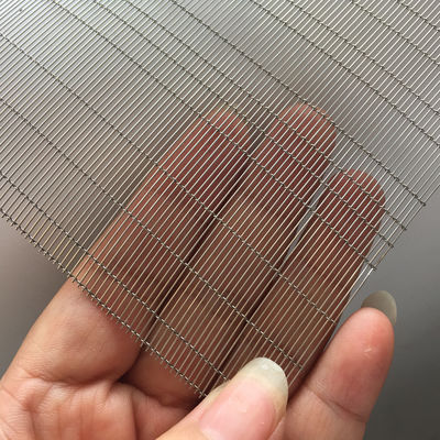 Jaring Baja Rinsless Kaca Laminasi Ruang Modern Pengecoran Pengepakan Tembok Langit-langit Aksen ISO Custom Cutting
