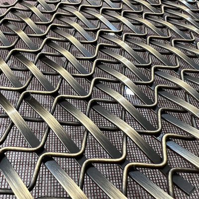8.75kgs/m2 Dekoratif Wire Mesh Grilles Lebar 0,6m-2,4m Produk