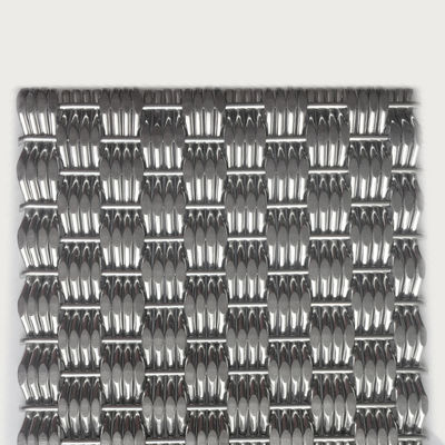 Desain Custom Stainless Steel Metal Fabric Mesh Untuk Lambaan Fasad Berskala Besar Di Bangunan Komersial Perkotaan
