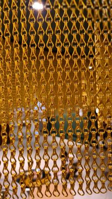 12x24mm Chain Size Aluminium Chain Fly Screen dengan 60% Area Terbuka dan Diameter Kawat 1,2mm untuk Pengendalian Lalat yang Efektif