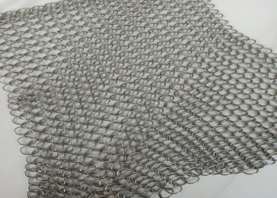 SS316 HDG PVD Metal Stainless Steel Ring Mesh Polos Woven Untuk Ruang Pameran