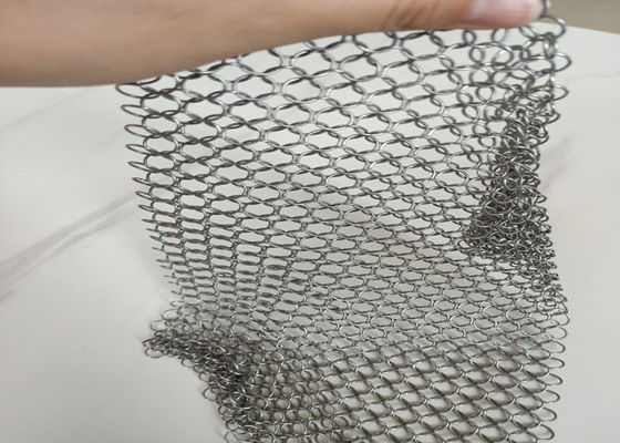 SS316 HDG PVD Metal Stainless Steel Ring Mesh Polos Woven Untuk Ruang Pameran